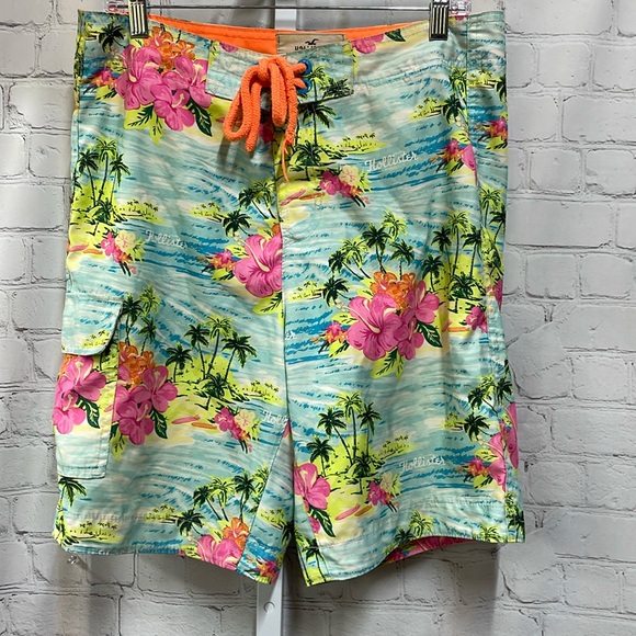 Hollister bright Tropical palms hibiscus medium swim board shorts - Picture 1 of 8